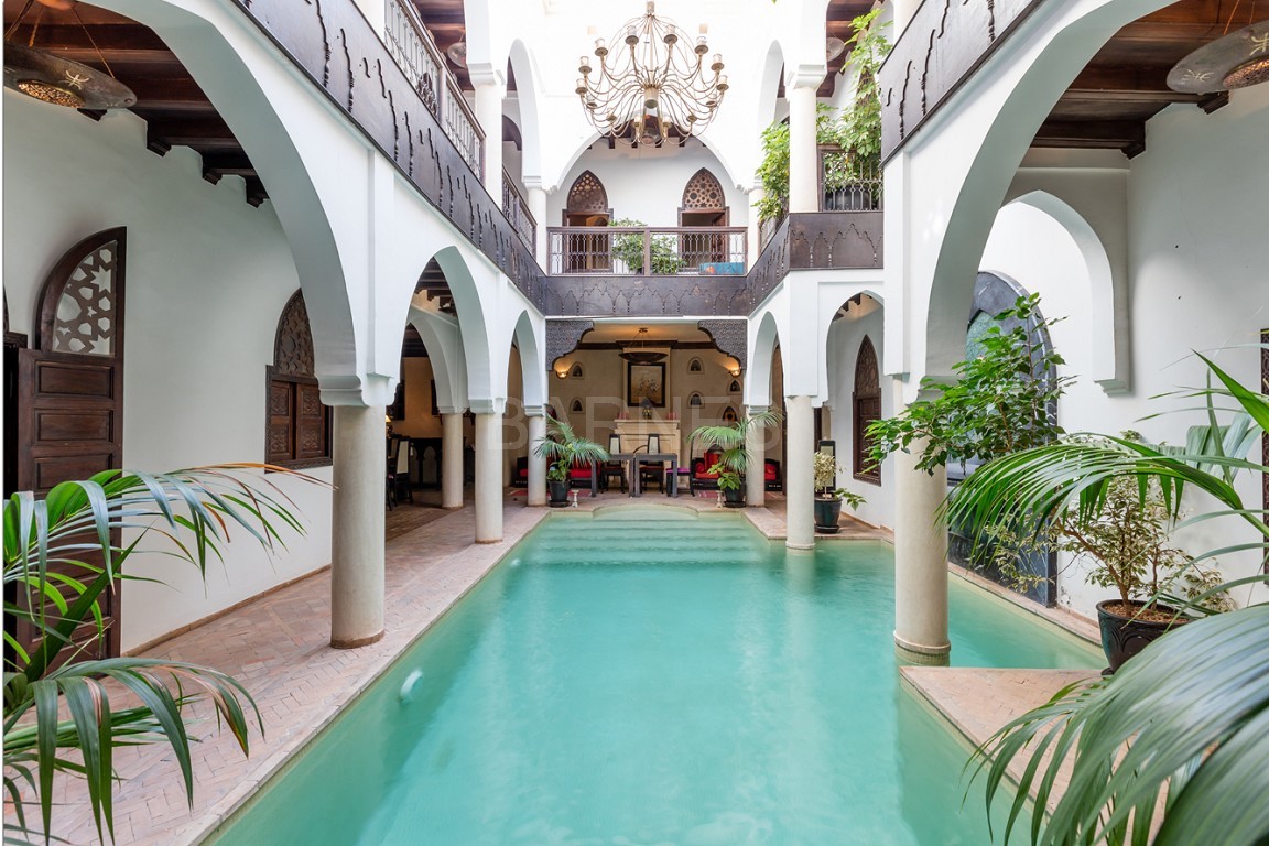 Riad guest house , 7 bedrooms, 7 bathrooms, pool patio , bhou ( open