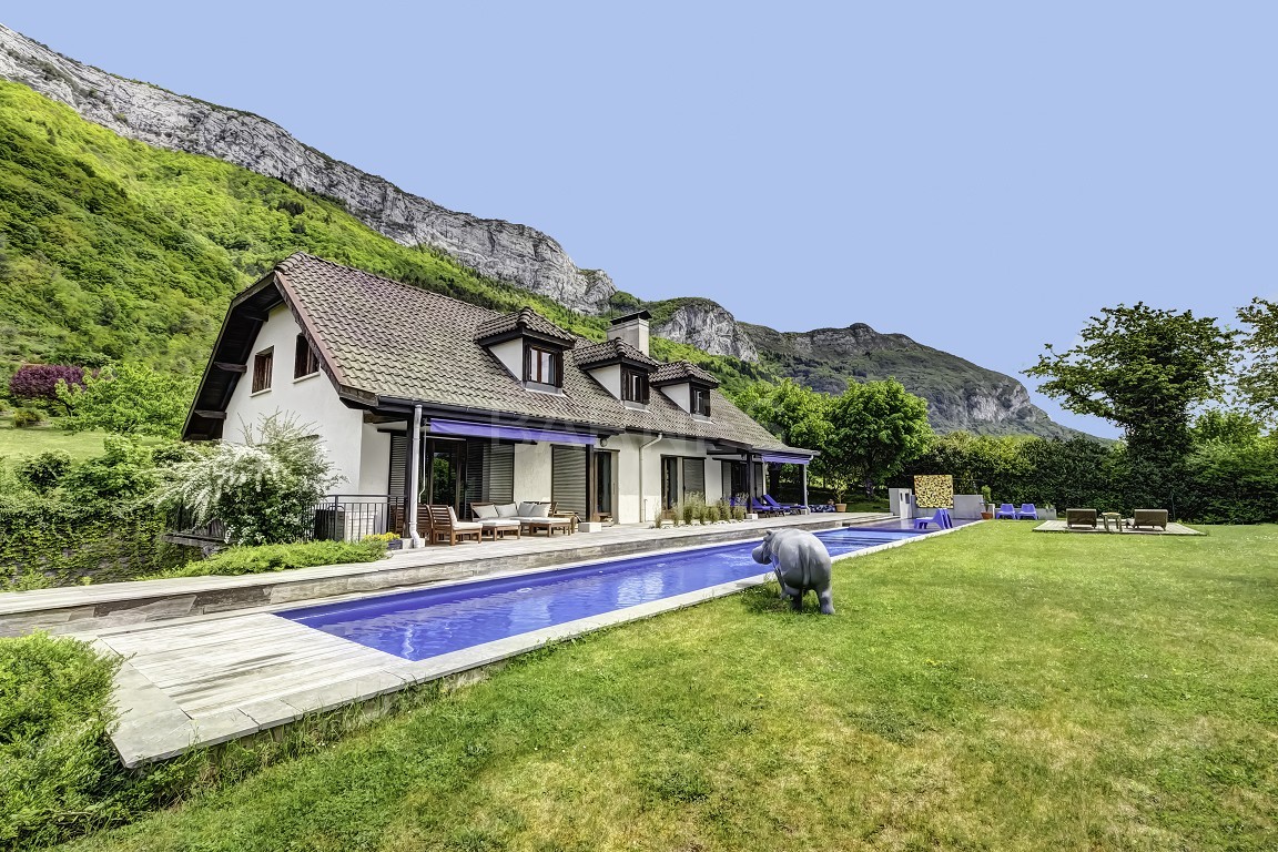 VILLA IN VEYRIER DU LAC NEAR ANNECY Luxury homes for sale VEYRIER
